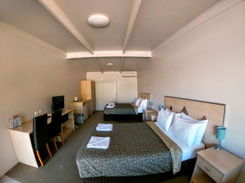 Highway One Motel - ACT Tourism 7