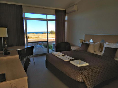 Highway One Motel - ACT Tourism 8