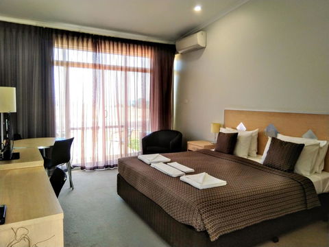 Highway One Motel - ACT Tourism 10