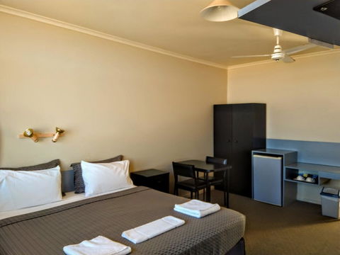 Highway One Motel - ACT Tourism 24