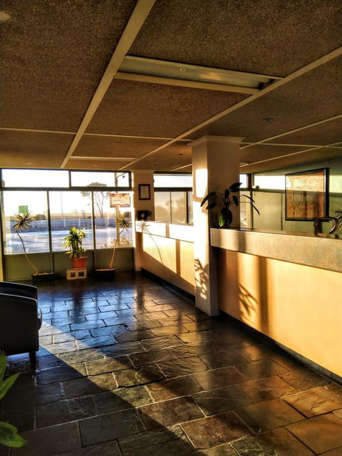Highway One Motel - ACT Tourism 0
