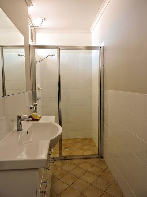 Highway One Motel - ACT Tourism 30