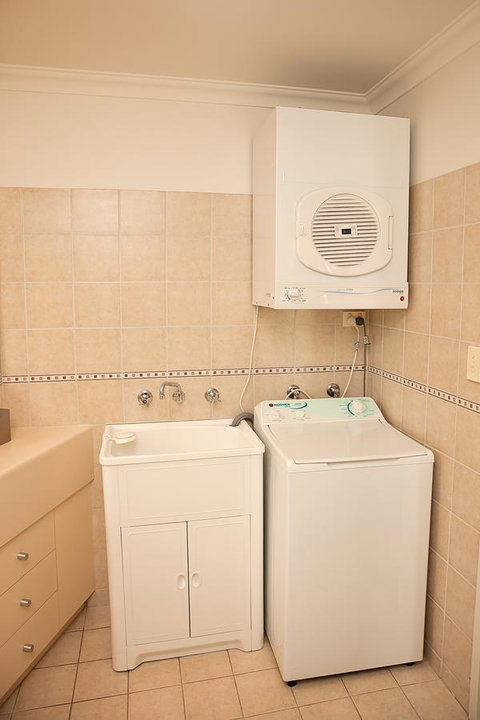 Mawson Lakes Hotel - ACT Tourism 42