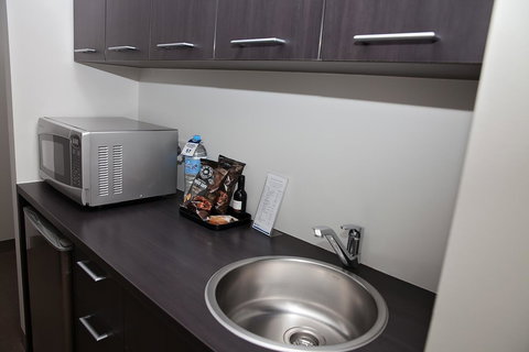 Mawson Lakes Hotel - ACT Tourism 32