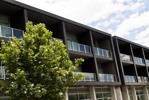 Mawson Lakes Hotel - ACT Tourism 1