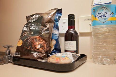 Mawson Lakes Hotel - ACT Tourism 43