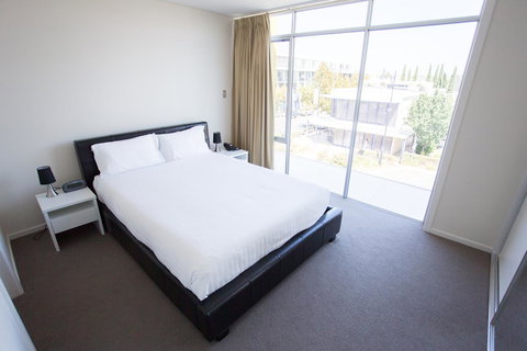 Mawson Lakes Hotel - ACT Tourism 25
