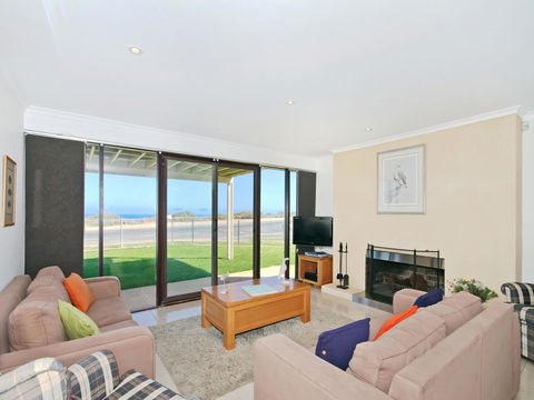 Pearl By The Sea - ACT Tourism 4