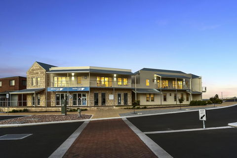 Robe Marina Accommodation - ACT Tourism 20