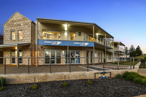Robe Marina Accommodation - ACT Tourism 6