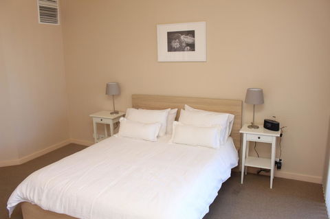 The Lighthouse - Beachfront Accommodation - ACT Tourism 6