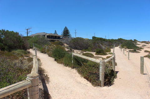 The Lighthouse - Beachfront Accommodation - ACT Tourism 11