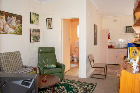 Kimba Units - ACT Tourism 17