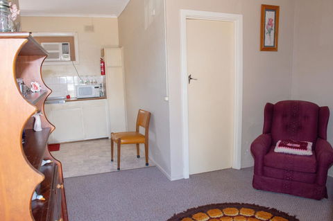 Kimba Units - ACT Tourism 4