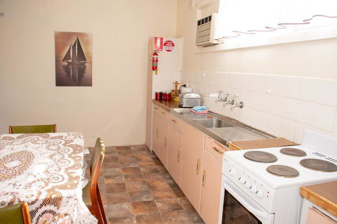 Kimba Units - ACT Tourism 15