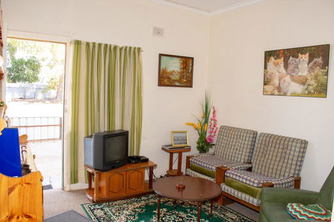 Kimba Units - ACT Tourism 16