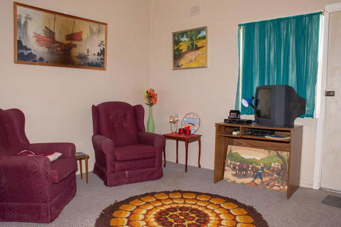Kimba Units - ACT Tourism 9