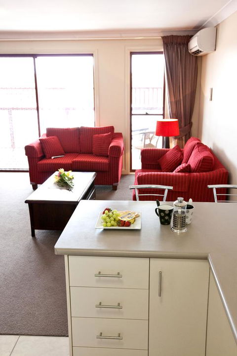 Cattlemans Country Motor Inn & Serviced Apartments - ACT Tourism 9