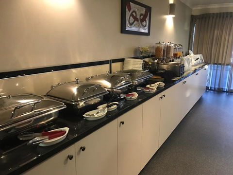 Cattlemans Country Motor Inn & Serviced Apartments - ACT Tourism 5