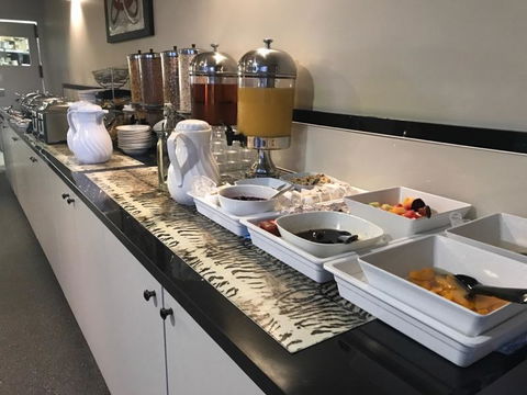 Cattlemans Country Motor Inn & Serviced Apartments - ACT Tourism 4