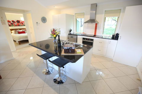 One Tree Bed And Breakfast - ACT Tourism 8
