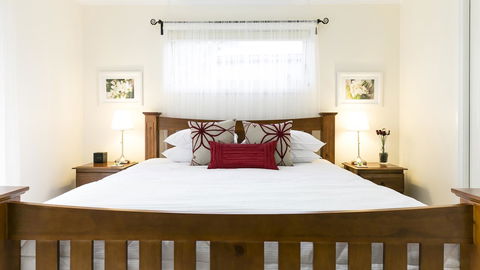 One Tree Bed And Breakfast - ACT Tourism 1