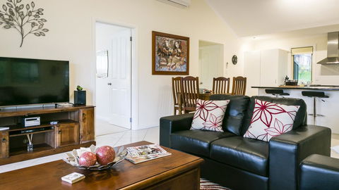 One Tree Bed And Breakfast - ACT Tourism 6