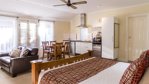 One Tree Bed And Breakfast - ACT Tourism 17