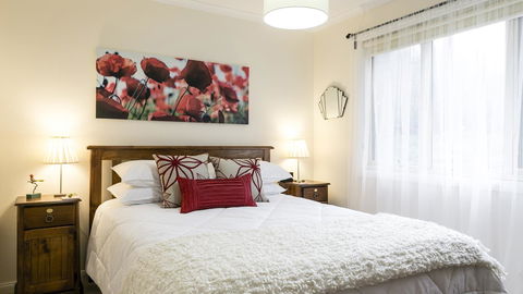 One Tree Bed And Breakfast - ACT Tourism 2
