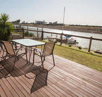 Waterfront on Jefferson at Wellington Marina SA - ACT Tourism