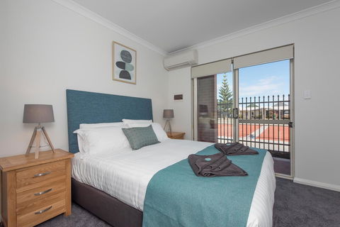 Jurien Bay Motel Apartments - ACT Tourism 3