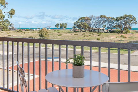 Jurien Bay Motel Apartments - ACT Tourism 22