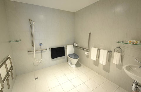 Pelicans Albany Middleton Beach - ACT Tourism 37