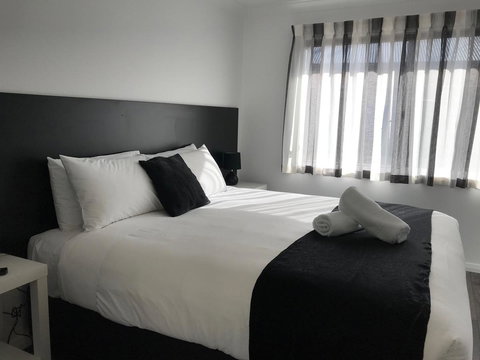 Pelicans Albany Middleton Beach - ACT Tourism 4