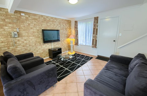 Pelicans Albany Middleton Beach - ACT Tourism 29