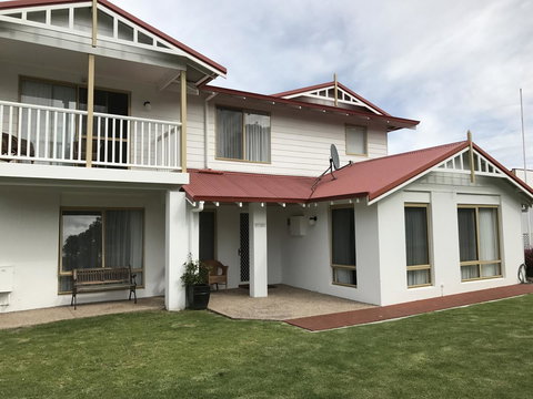 Pelicans Albany Middleton Beach - ACT Tourism 24