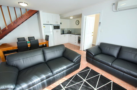 Pelicans Albany Middleton Beach - ACT Tourism 44