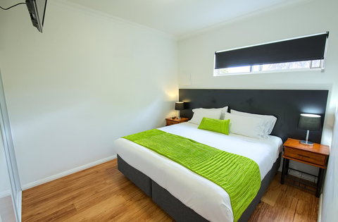 Pelicans Albany Middleton Beach - ACT Tourism 21