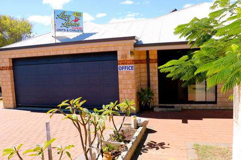 Lazy Lobster Holiday Units & Chalets - ACT Tourism 17