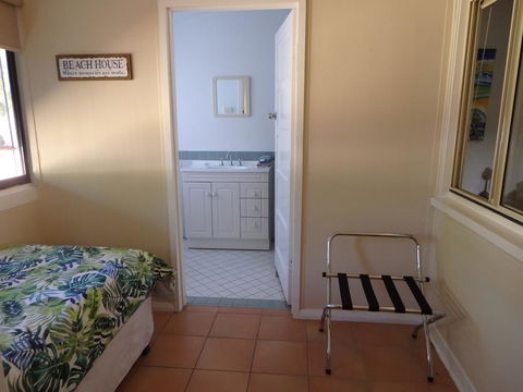 Lazy Lobster Holiday Units & Chalets - ACT Tourism 7