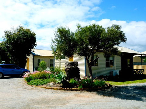 Lazy Lobster Holiday Units & Chalets - ACT Tourism 20