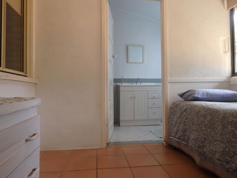 Lazy Lobster Holiday Units & Chalets - ACT Tourism 13