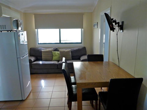 Lazy Lobster Holiday Units & Chalets - ACT Tourism 29