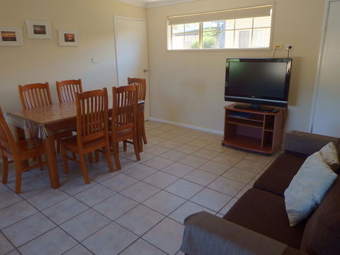 Lazy Lobster Holiday Units & Chalets - ACT Tourism 31