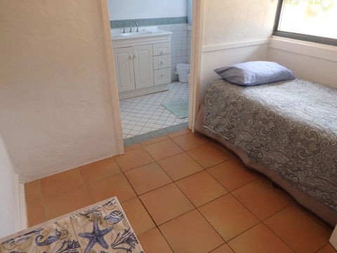Lazy Lobster Holiday Units & Chalets - ACT Tourism 12