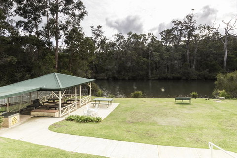 Riverview Tourist Park - ACT Tourism 24
