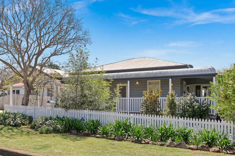 Lavender Cottage - ACT Tourism 0