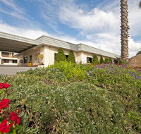 Dog Rock Motel - ACT Tourism