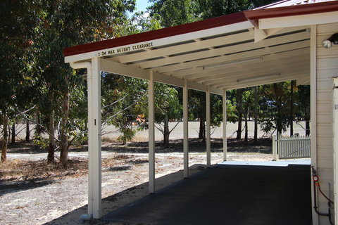 Sapphire Chalets, Augusta - ACT Tourism 7