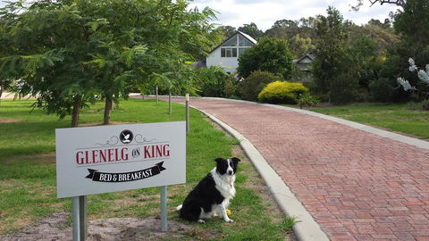 Glenelg On King Bed & Breakfast - ACT Tourism 12